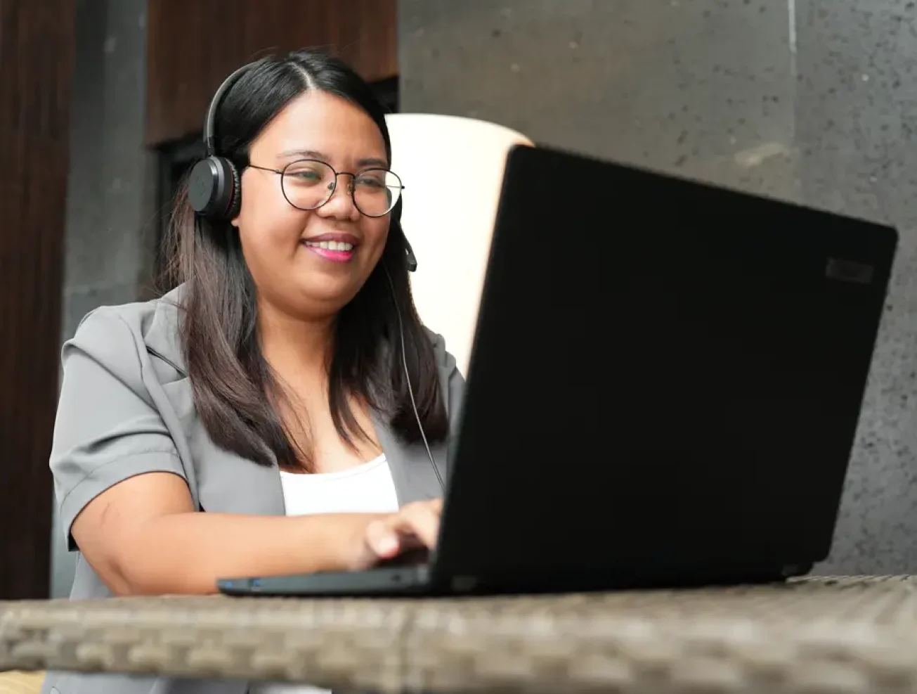 work-shot-female-tm-laptop-1